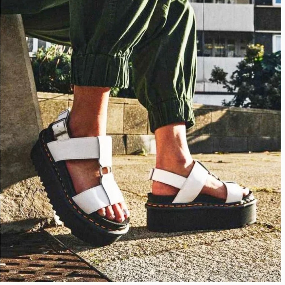 Dr. Martens × FRANCIS LEATHER STRAP SANDALS - Picture 2 of 13
